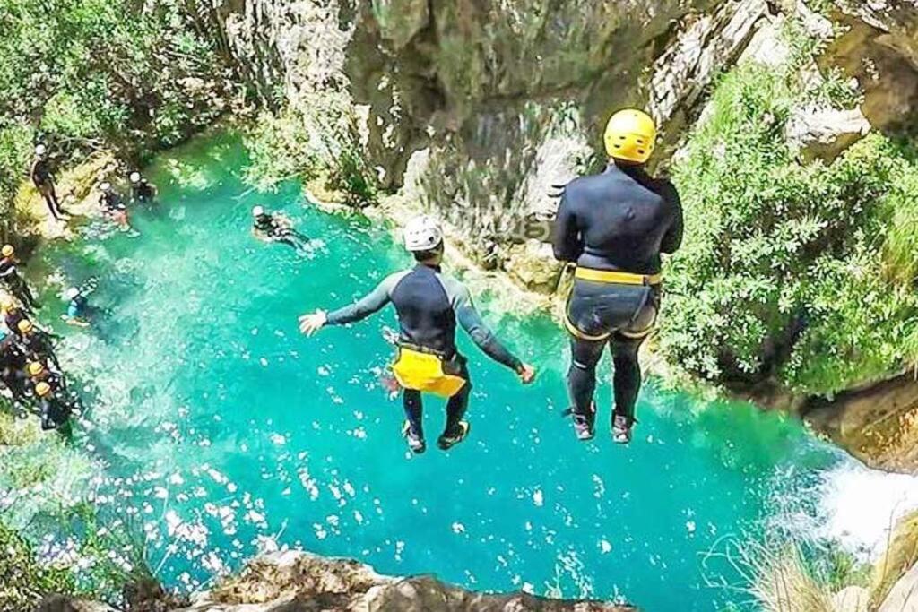Las Gondolas Y El Mar Almuñécar Esterno foto
