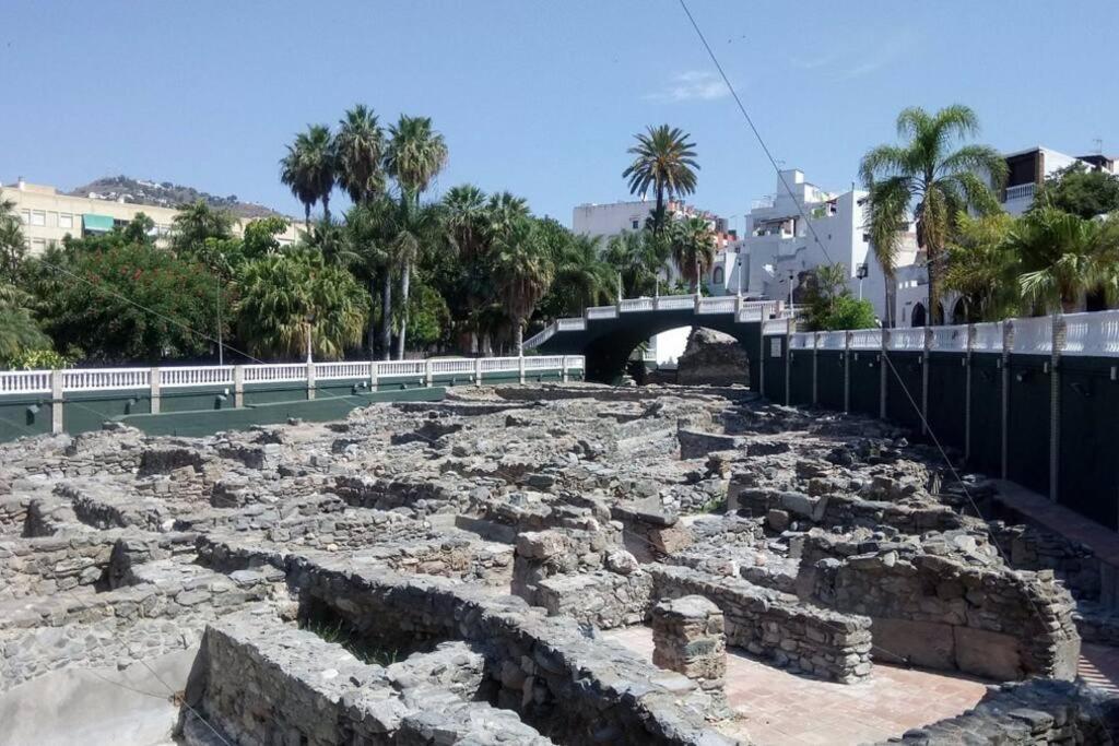 Las Gondolas Y El Mar Almuñécar Esterno foto